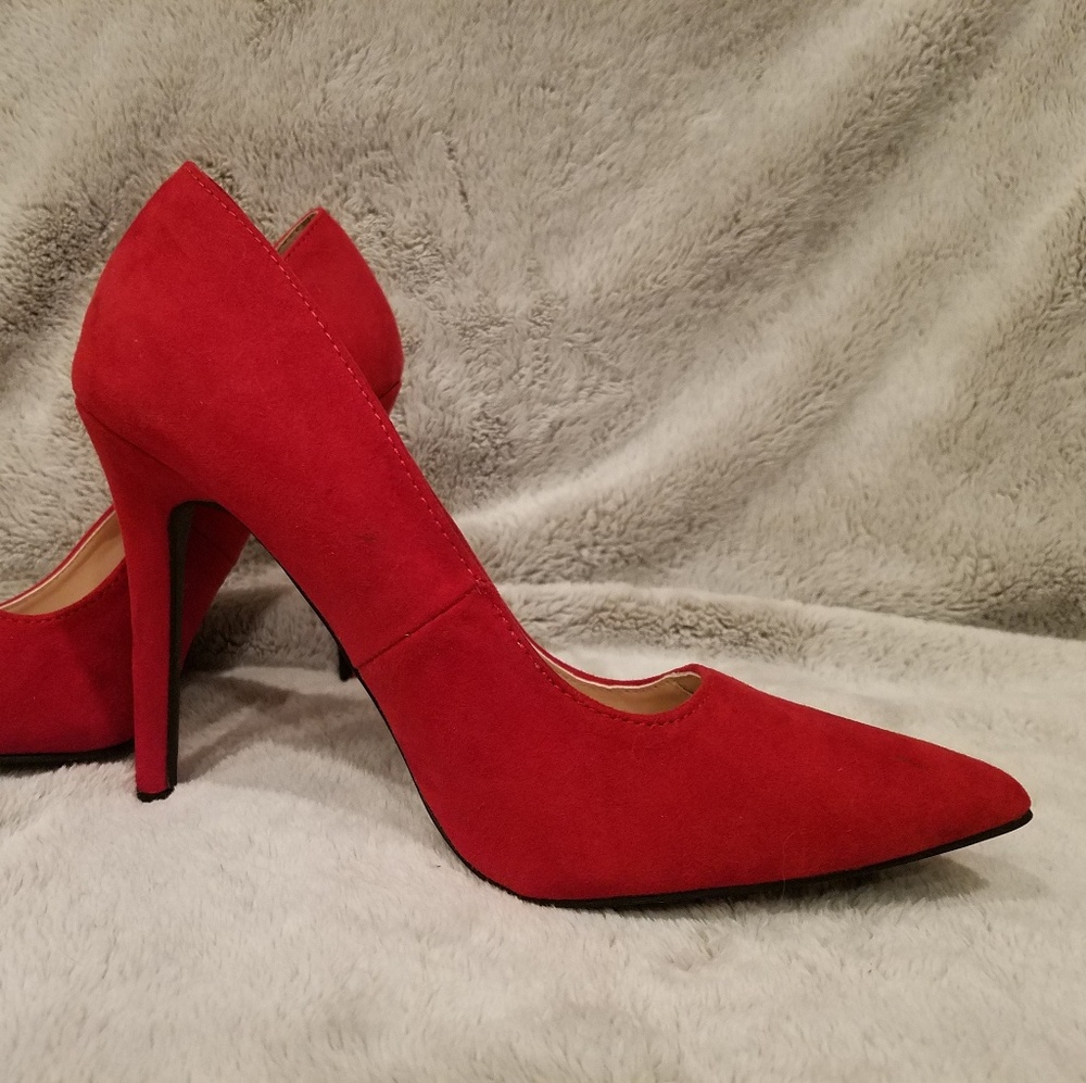 ⬇️NWOT Charlotte Russe Red 👠